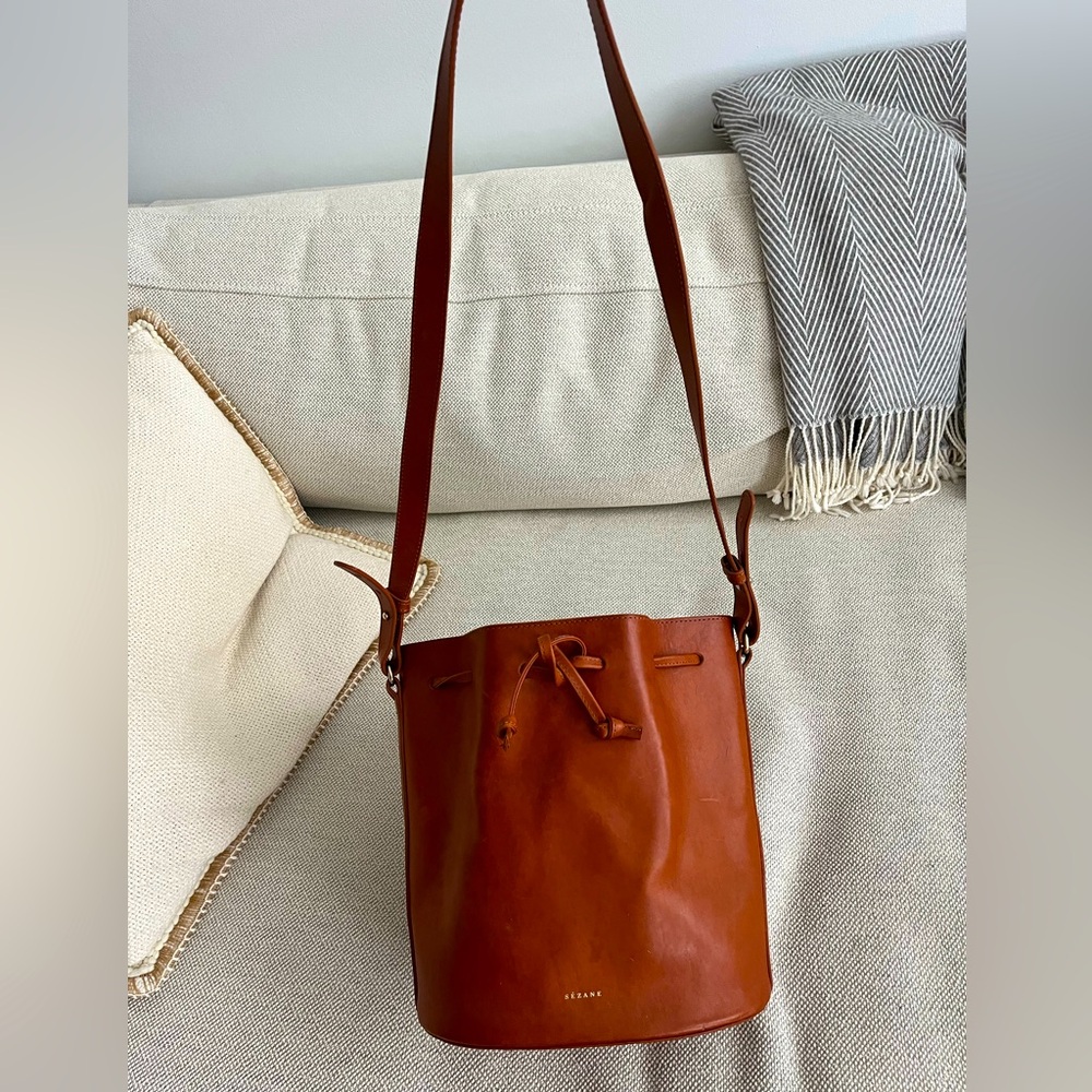 Sezane Farrow Bag: Camel Heritage